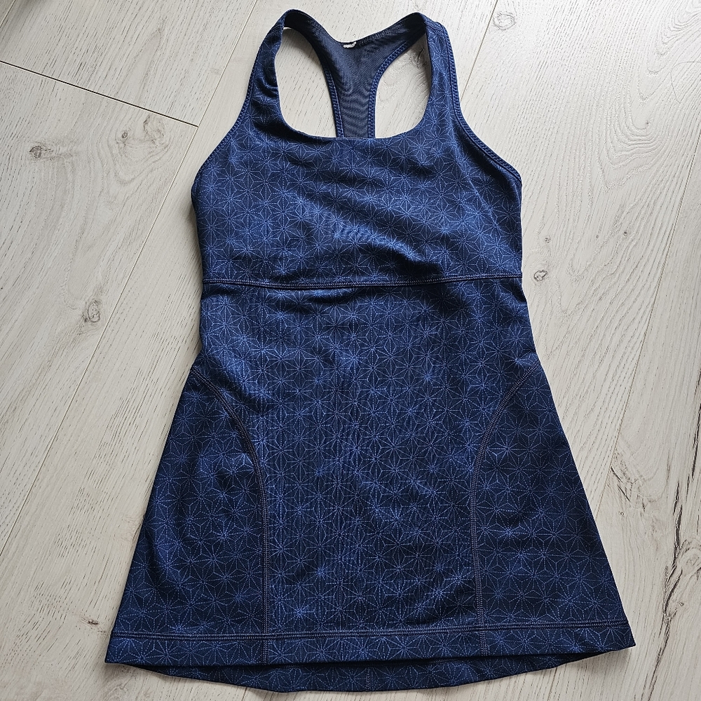 Lululemon scoop neck T back workout tank top - size 6